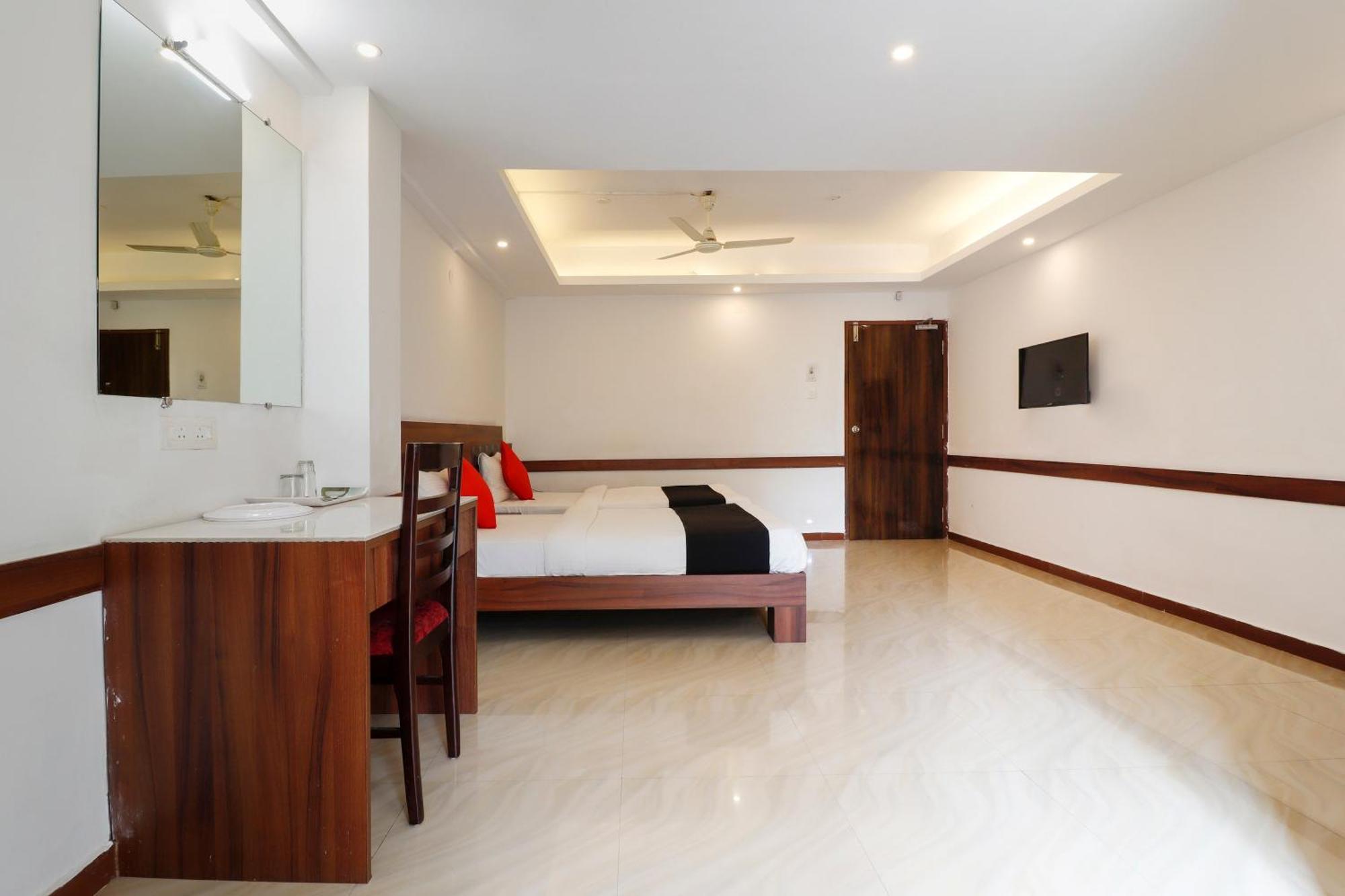 Capital O 71598 Sai Arya Residency Hotel Mangalore Bagian luar foto