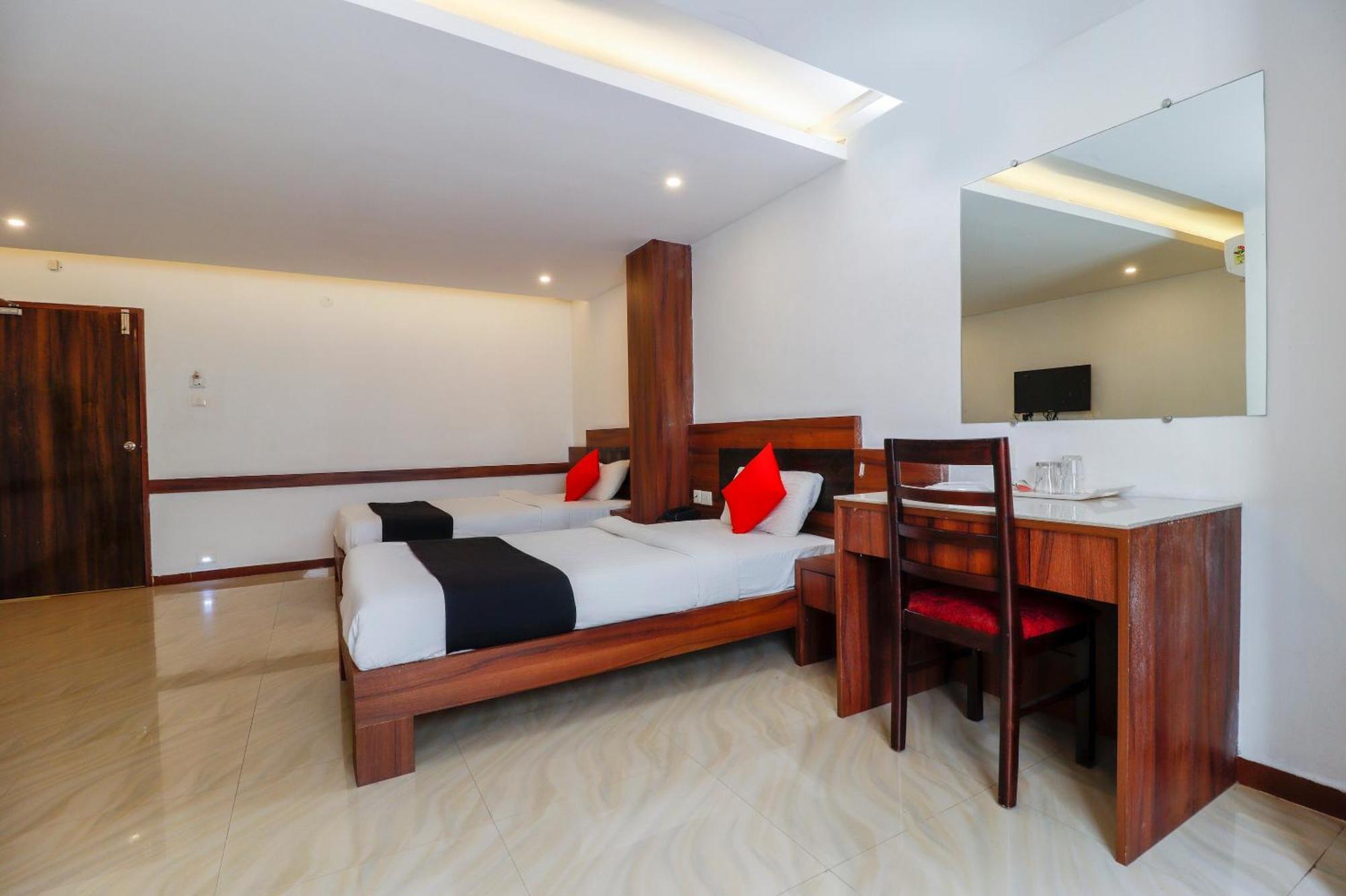 Capital O 71598 Sai Arya Residency Hotel Mangalore Bagian luar foto