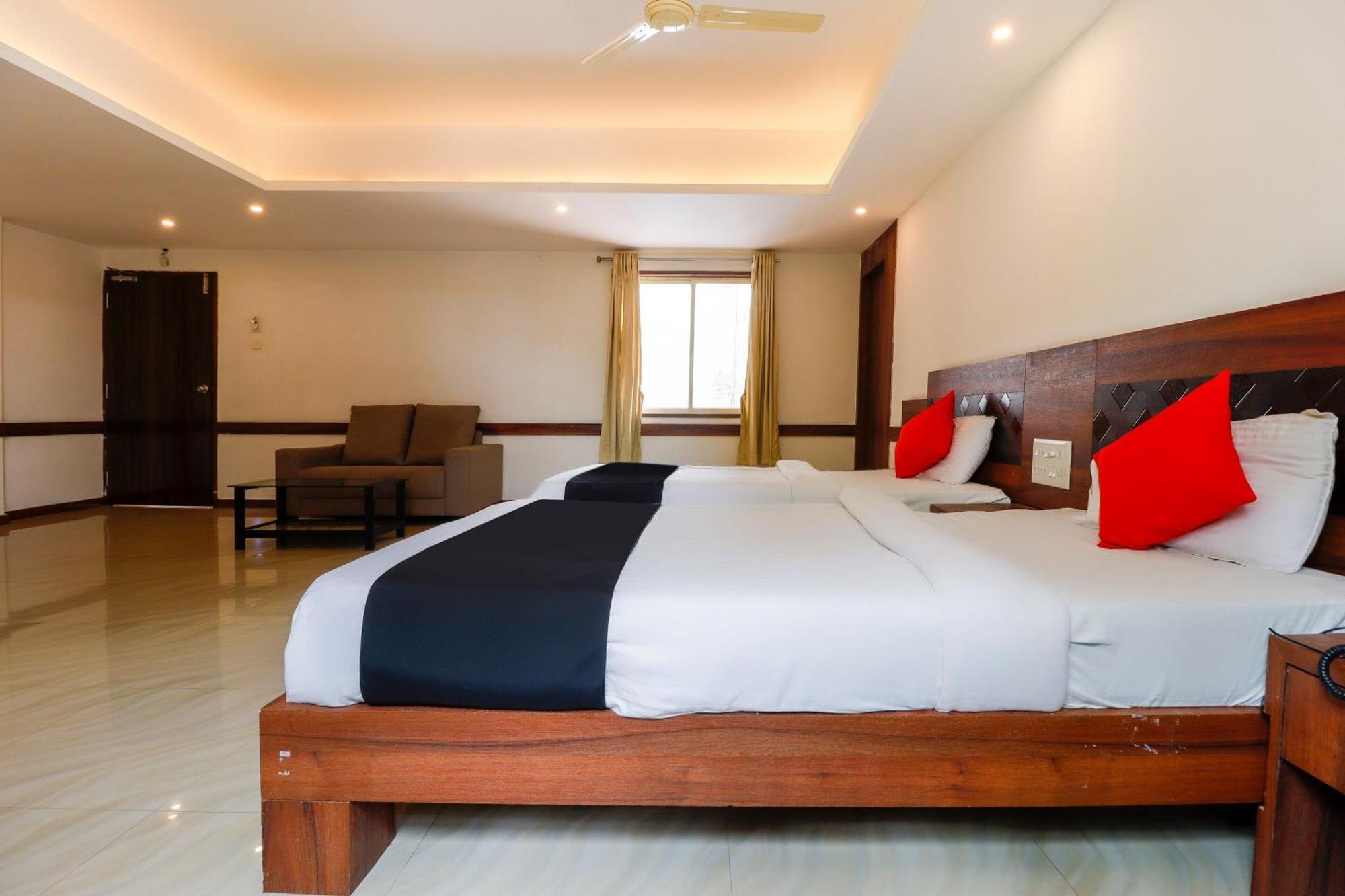 Capital O 71598 Sai Arya Residency Hotel Mangalore Bagian luar foto